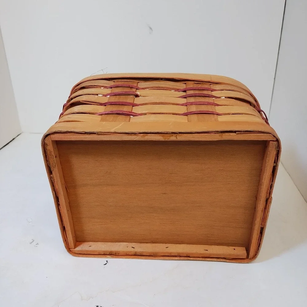 Sewing Basket Single Handle Woven Wood With Fabric Covered‎ Lid Red 8x7x5